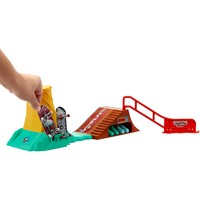 Фото Игровой набор Hot Wheels Первая тренировка HGT91-HXK91